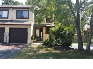 35 Five Crown Royal, Marlton, NJ 08053