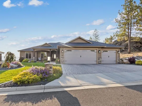 227 E Sapphire Ln, Spokane, WA 99208