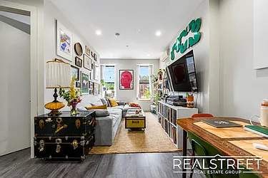 697 De Kalb Avenue, #3A