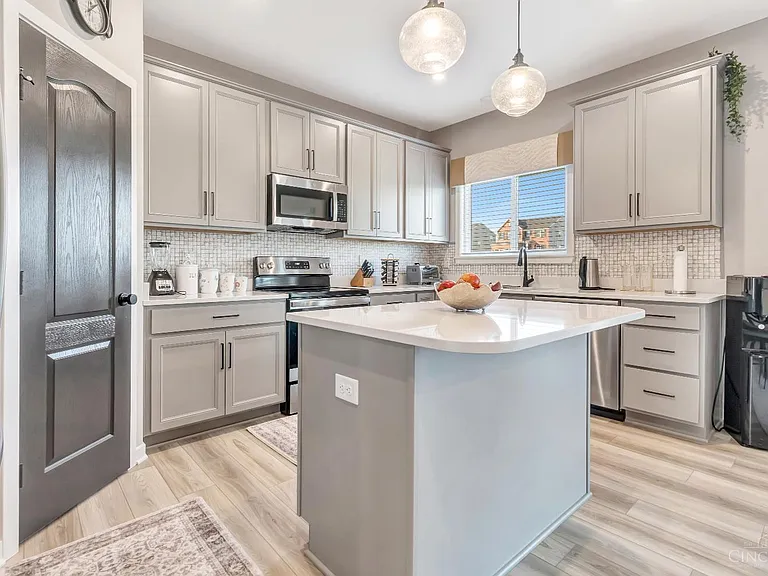 5817 Montrose Ct — Photo 7