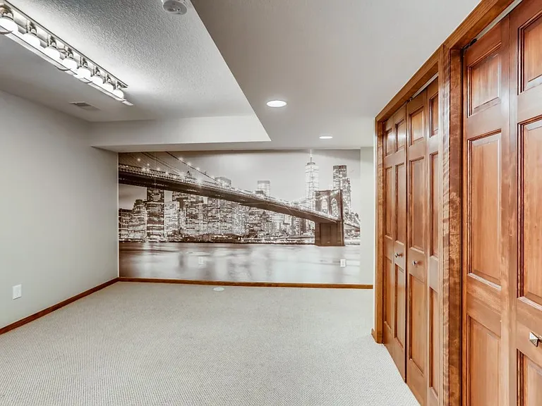 490 Laurel Ave — Photo 26