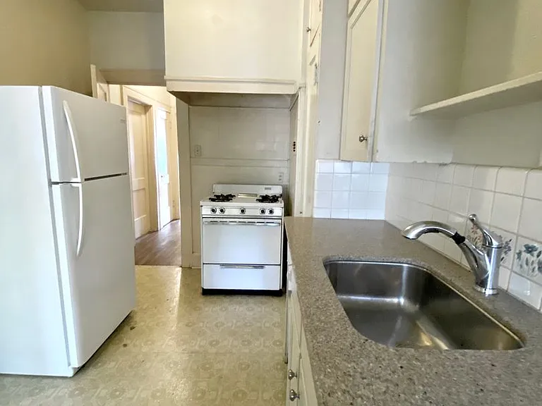 1103 W 22nd St #A — Photo 7