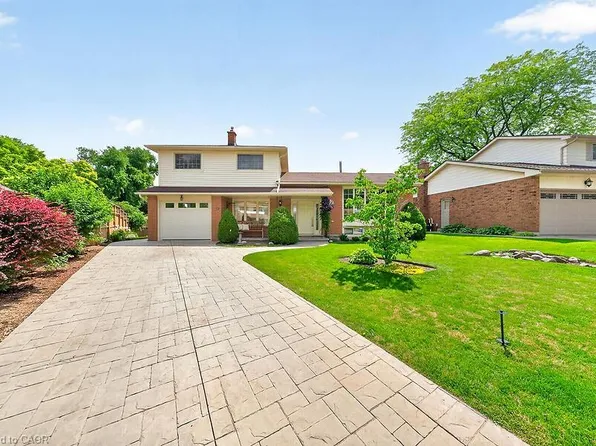 7 Elizabeth Ct, Hamilton, ON L9H 3M1