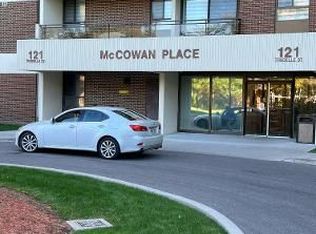 121 Trudelle St #1701, Toronto, ON M1J 3K4