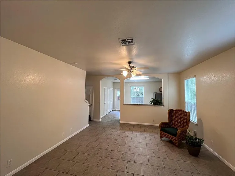 2400 Allred Dr #B — Photo 8