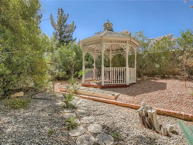 7082 Mira Vista St — Photo 27