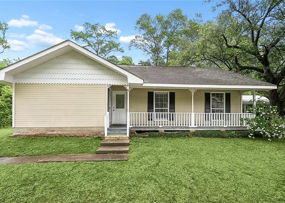 1st image of 44326 Simpson Pl