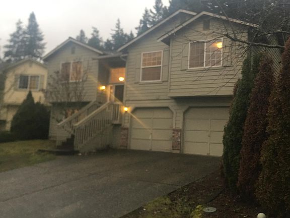 House located in a private easement with no traffic