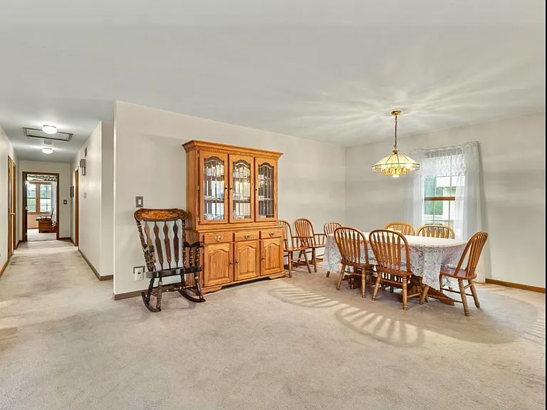 1248 S Lawler Ave — Photo 7