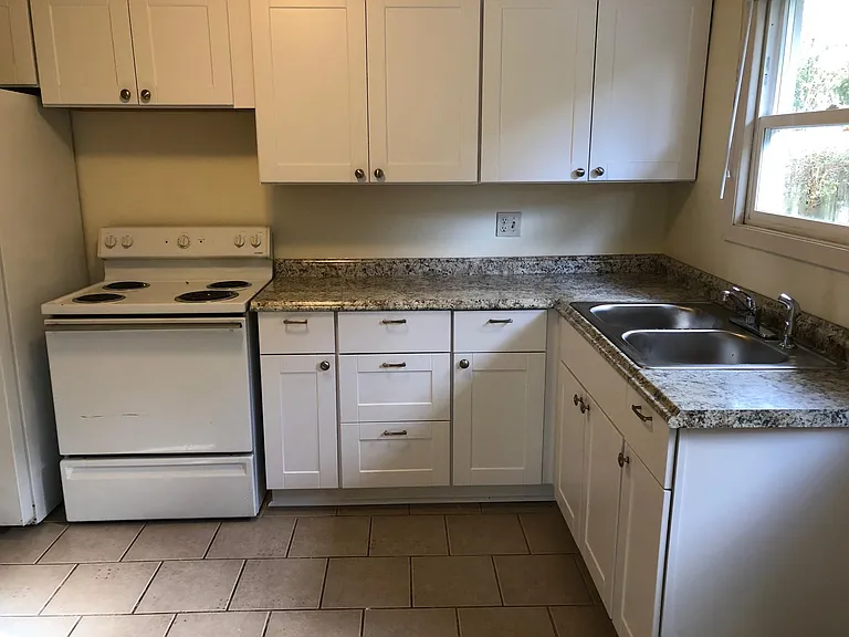 1313 Broadway St SW — Photo 2