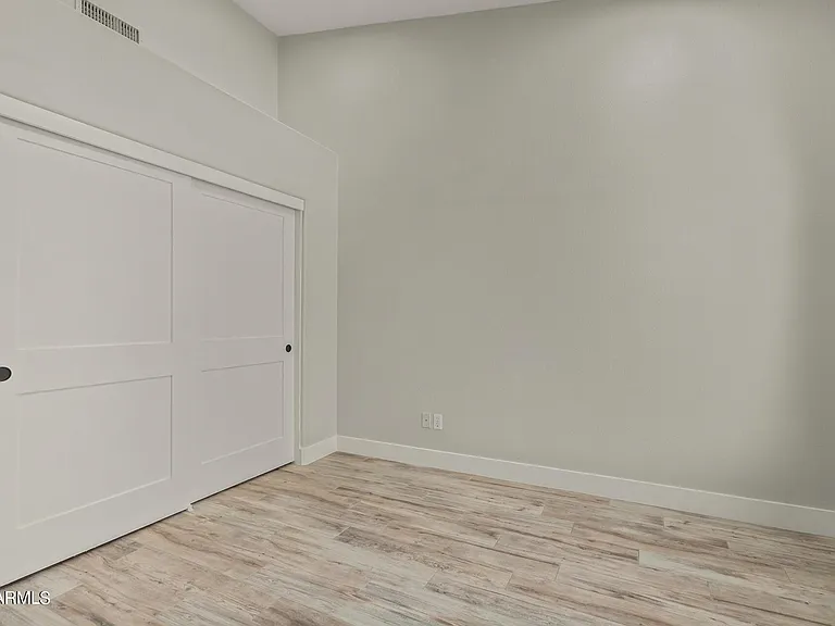 8941 E Maple Dr — Photo 26