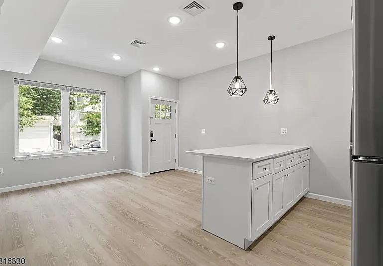 31 Stout St #1 — Photo 3