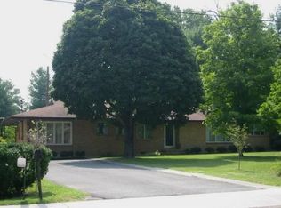 921 McArthur St, Manchester, TN 37355