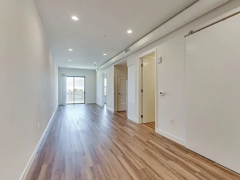 950 Lofts — Photo 69