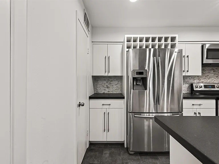 5524 Beverlyhill St #2 — Photo 26