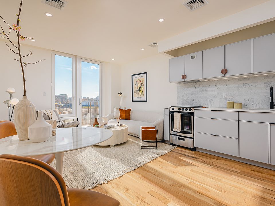 1st image of 33 Franklin St #425