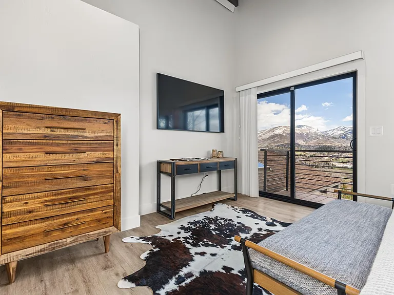 HDTV Bedroom 1