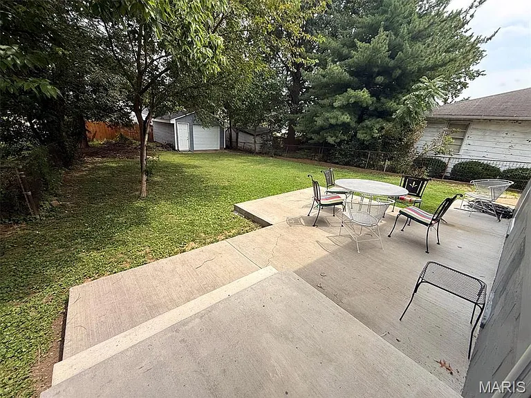 9914 Clyde Ave — Photo 16