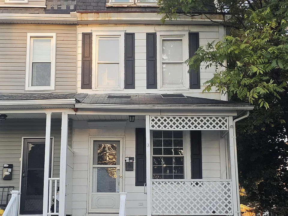26 Laurel St