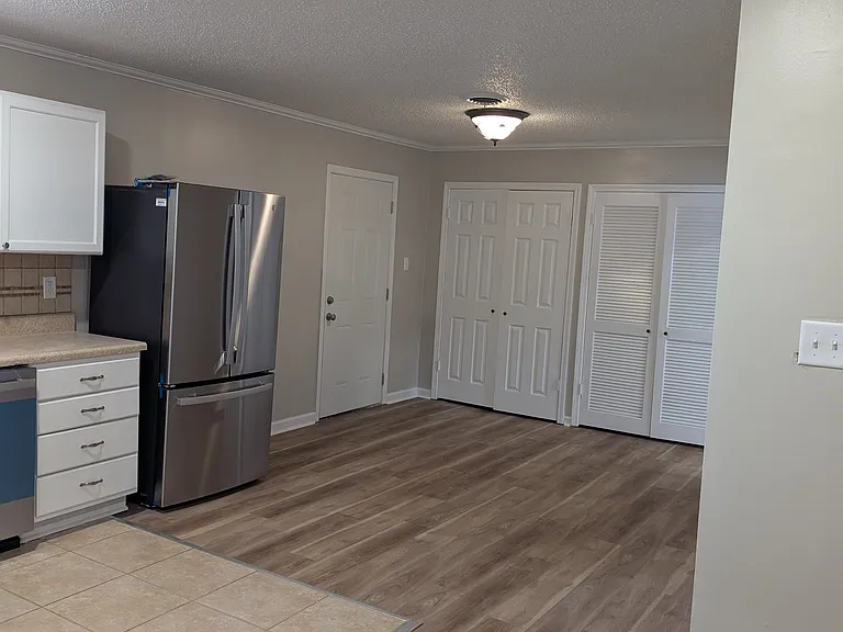 2105 Sun Cir — Photo 10