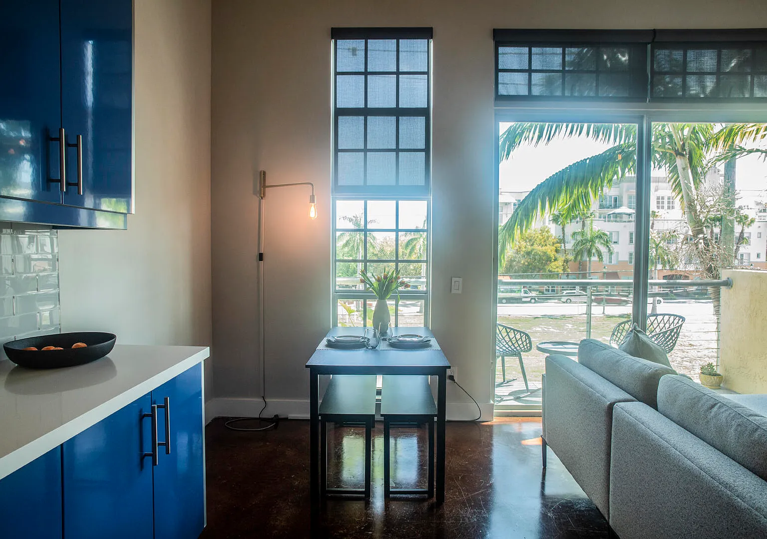 2 bed, 2.0 bath, 1073 sqft, $6,750 — Photo 4