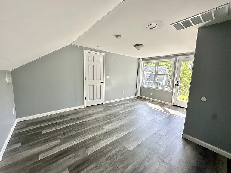 26 Townsend Ave — Photo 15