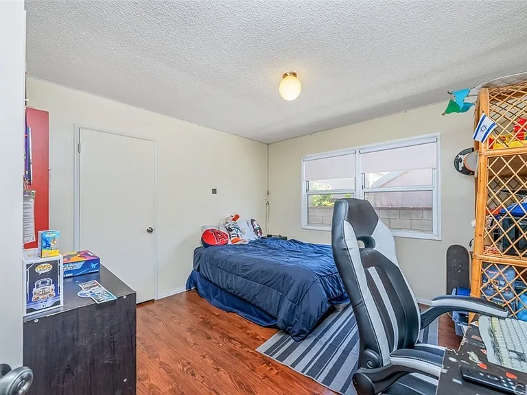 13528 E Russell St — Photo 7