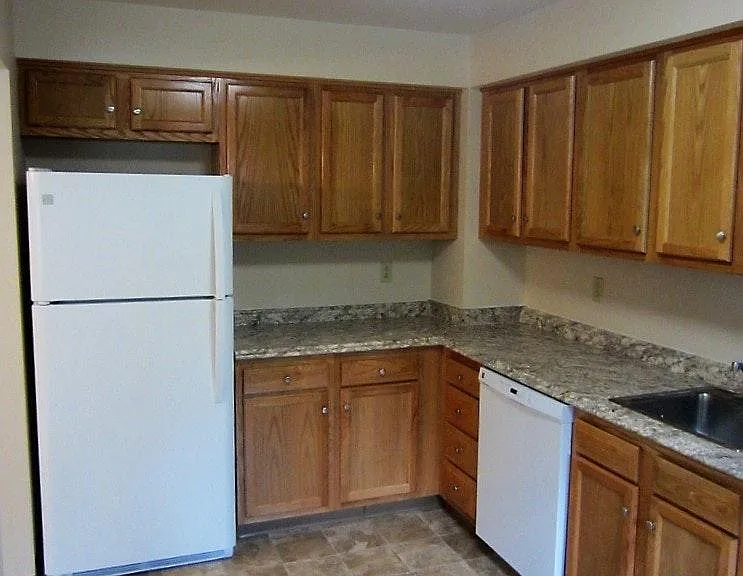 3403 N Hills Rd — Photo 8