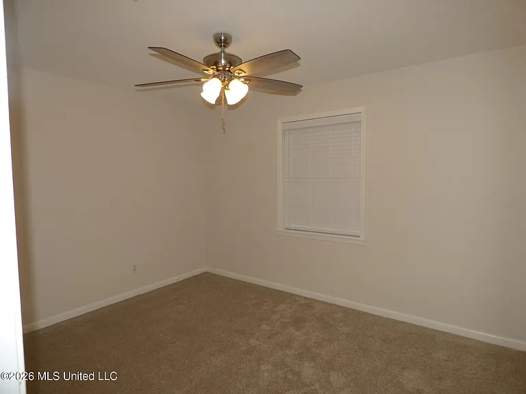 238 Westview Cir — Photo 3