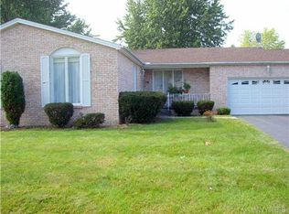 157 Telfair Dr, Williamsville, NY 14221