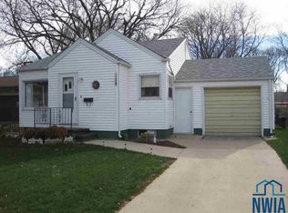 517 E Spruce St, Cherokee, IA 51012