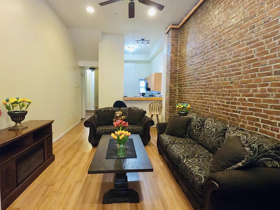 2nd image of 3109 Frankford Ave Floor 1
