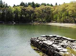 11 Longmeadow Rd, Cumberland Foreside, ME 04110