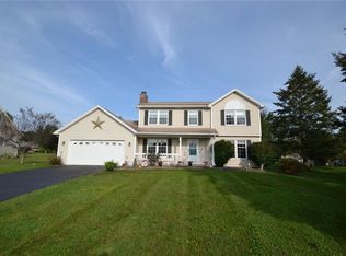 200 Kemp Dr, Macedon, NY 14502