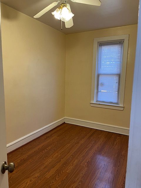 2nd image of 929 Fairmount St