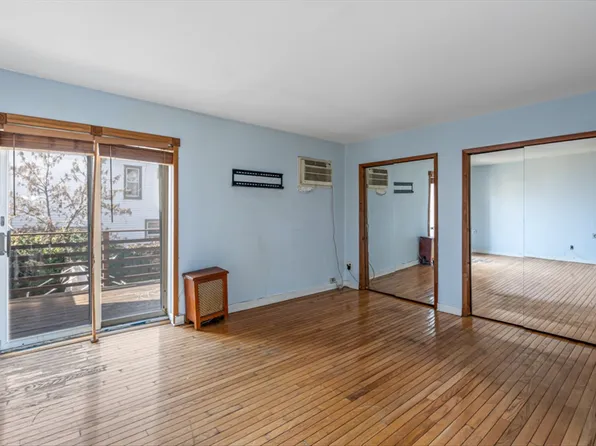 83-18 Parsons Boulevard image 5 of 18