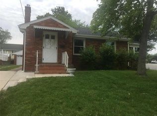 1246 Vandalia St, Collinsville, IL 62234