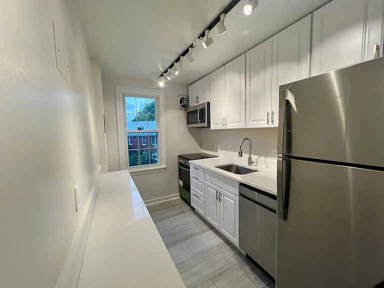 310 Ashby St #B — Photo 3
