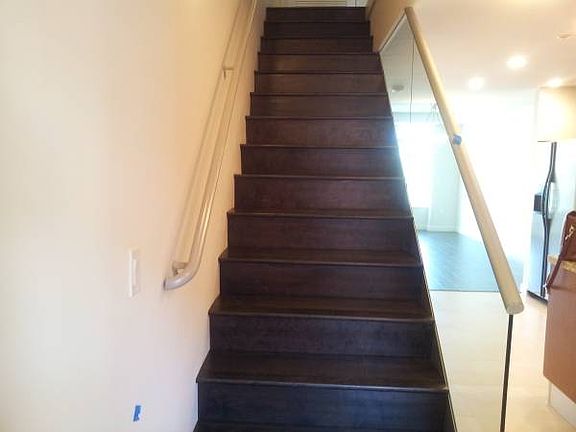 4th image of 825 W Beech St Unit 304