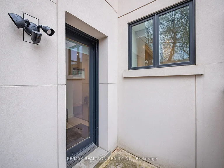10 Katherine Rd #LOWER — Photo 8