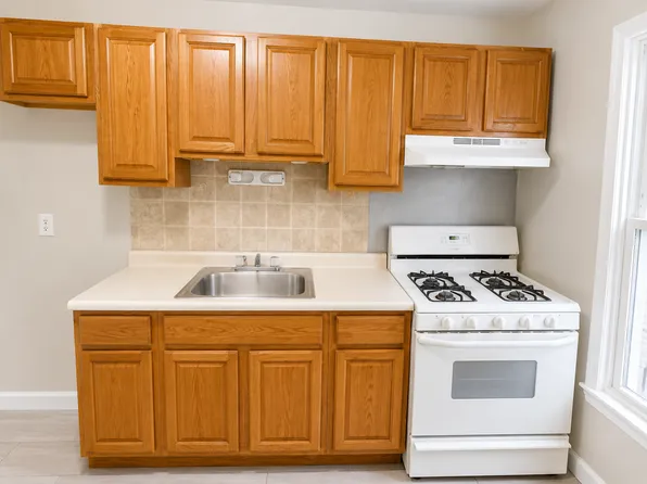 85 N 3rd St APT 3, Paterson, NJ 07522