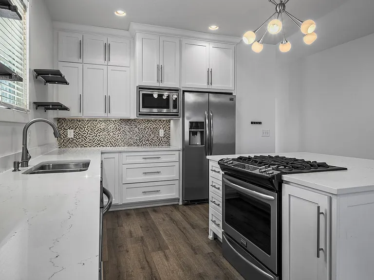 1811 Cahal Ave — Photo 3