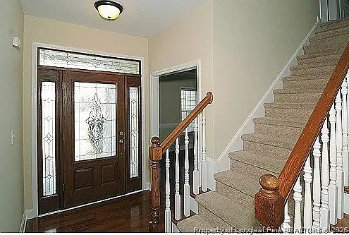 3 bed, 2.5 bath, 2309 sqft, $2,350 — Photo 2