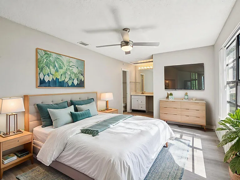 Village Townhomes — Photo 3