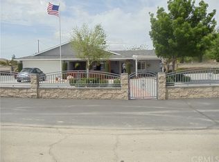 15570 Blackfoot Rd, Apple Valley, CA 92307
