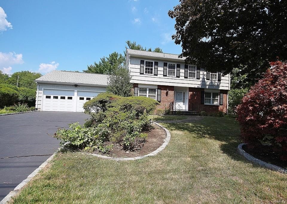 1st image of 11 Willow Dr