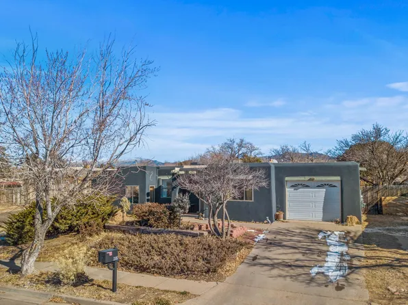 2085 Calle Contento, Santa Fe, NM 87505