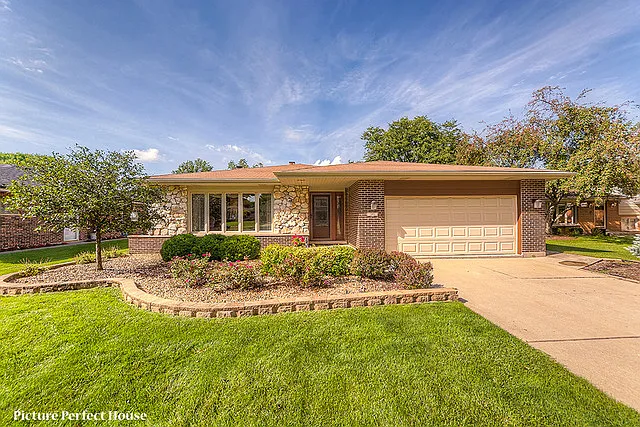 2952 Harvest Pl photo 1