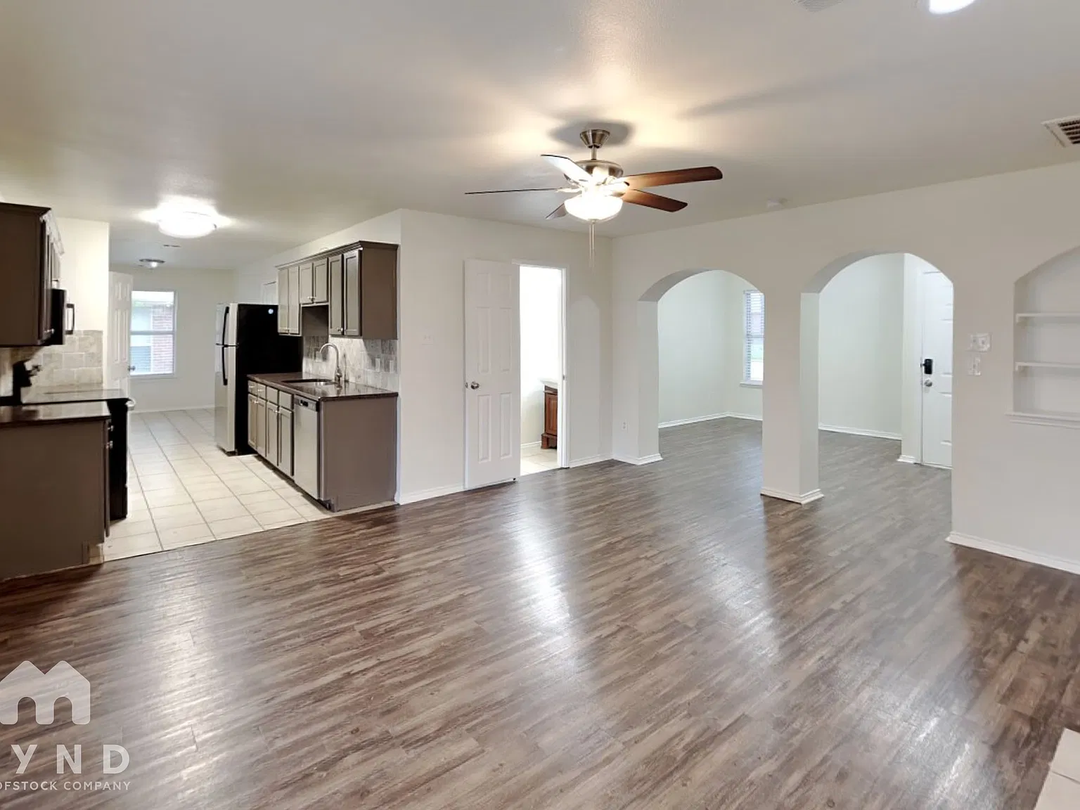 5 bed, 2.5 bath, 2345 sqft, $2,325 — Photo 3