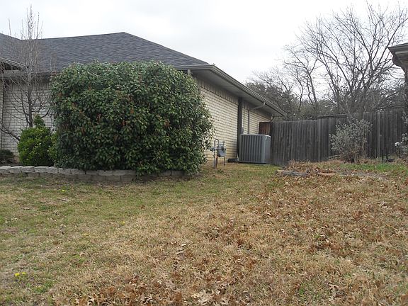 2nd image of 1722 Rosemeade Cir